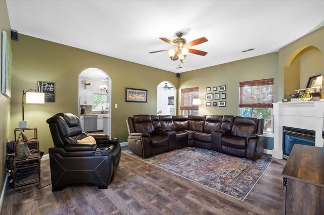 4107 TREETOP LN, Columbia, MO 65202