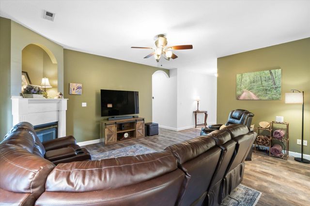 4107 TREETOP LN, Columbia, MO 65202
