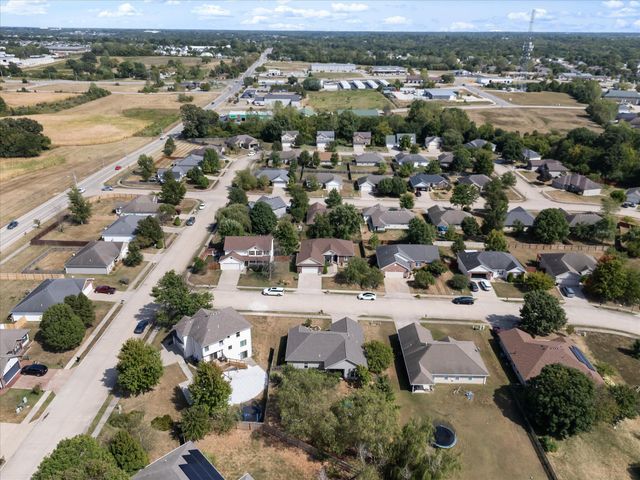 4107 TREETOP LN, Columbia, MO 65202