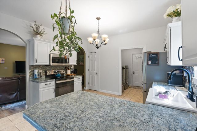 4107 TREETOP LN, Columbia, MO 65202