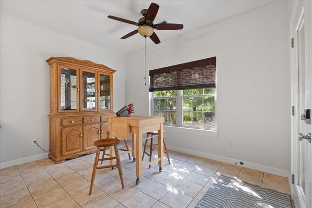 4107 TREETOP LN, Columbia, MO 65202