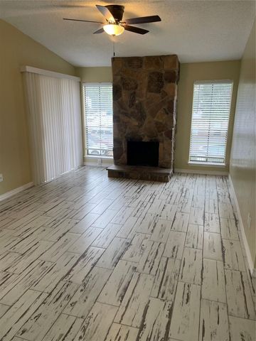 17331 Red Oak Drive 34, Houston, TX 77090