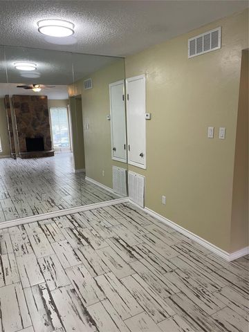 17331 Red Oak Drive 34, Houston, TX 77090
