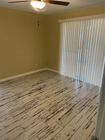 17331 Red Oak Drive 34, Houston, TX 77090
