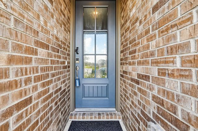 9703 Arrigoni Creek Drive, Cypress, TX 77433