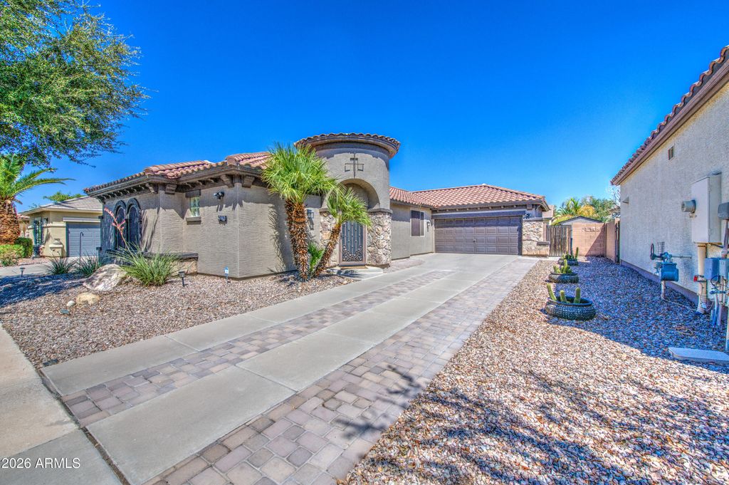 940 E Bellerive Place, Chandler, AZ 85249 — photo 2