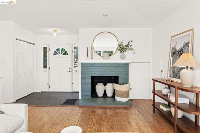 6272 Clive Avenue, Oakland, CA 94611