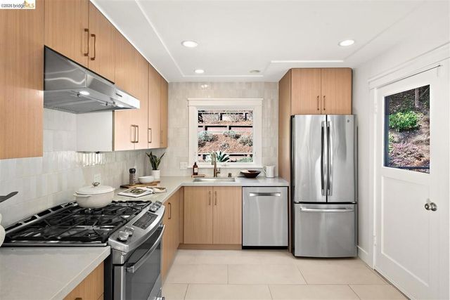 6272 Clive Avenue, Oakland, CA 94611