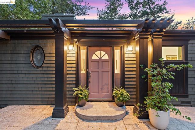 6272 Clive Avenue, Oakland, CA 94611