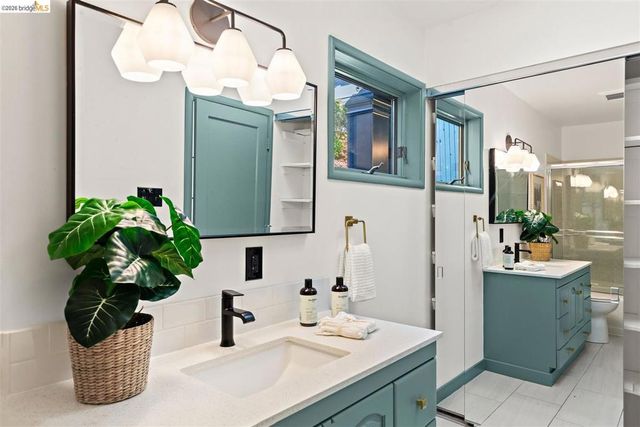 6272 Clive Avenue, Oakland, CA 94611