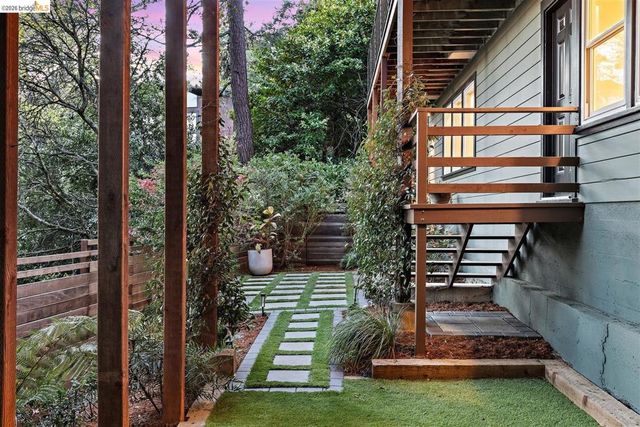 6272 Clive Avenue, Oakland, CA 94611