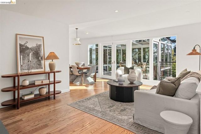 6272 Clive Avenue, Oakland, CA 94611