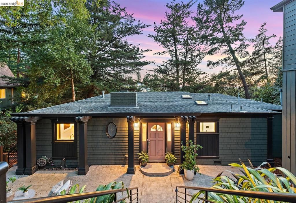 6272 Clive Avenue, Oakland, CA 94611