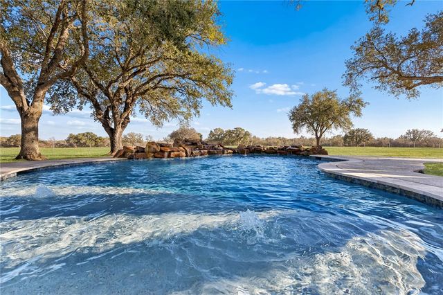 3128 Old St. Marys Road, Beeville, TX 78102