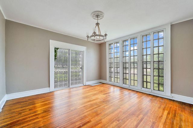 2325 E 03rd Street, Chattanooga, TN 37404