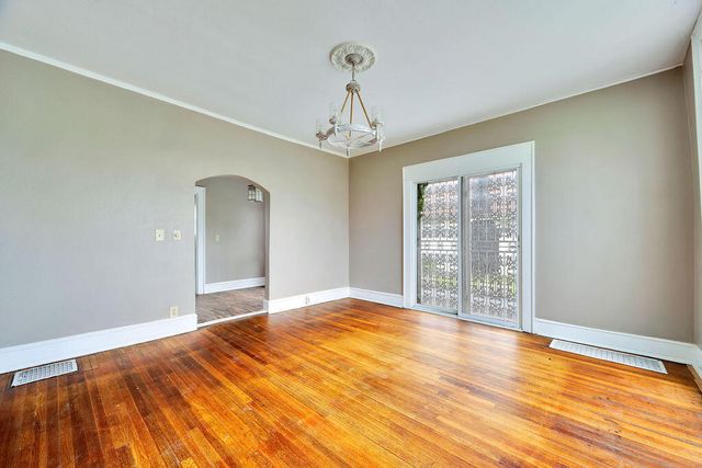 2325 E 03rd Street, Chattanooga, TN 37404