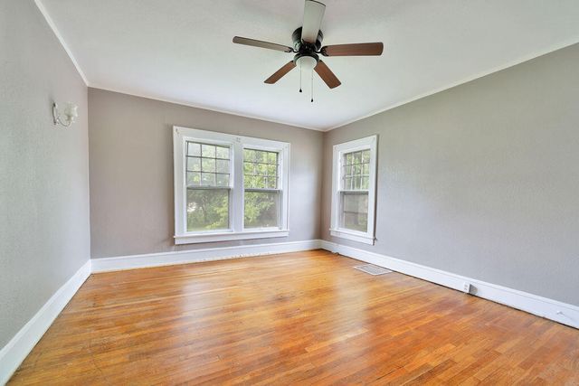 2325 E 03rd Street, Chattanooga, TN 37404