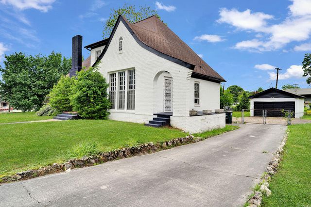 2325 E 03rd Street, Chattanooga, TN 37404