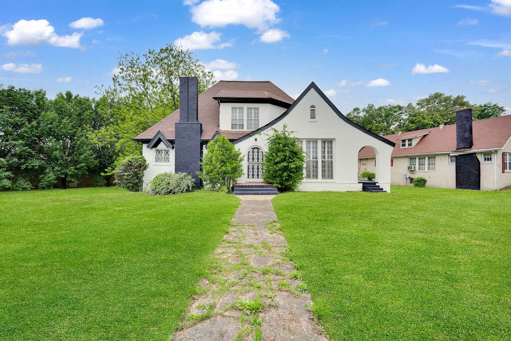 2325 E 03rd Street, Chattanooga, TN 37404