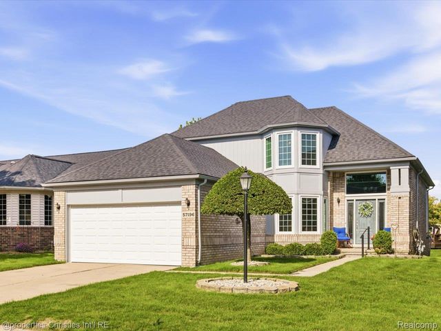 57196 Copper Creek Drive W, Washington Township, MI 48094