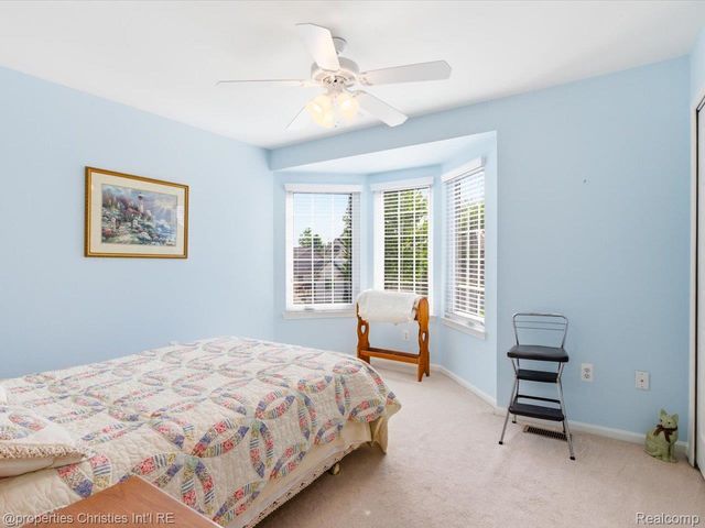 57196 Copper Creek Drive W, Washington Township, MI 48094
