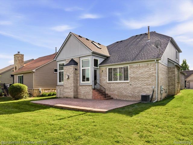57196 Copper Creek Drive W, Washington Township, MI 48094