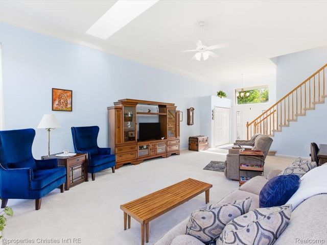 57196 Copper Creek Drive W, Washington Township, MI 48094
