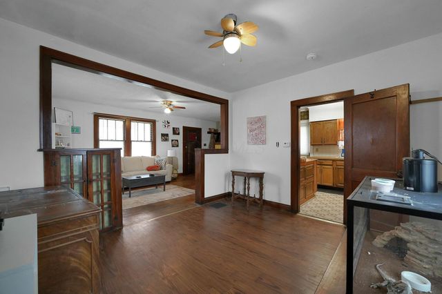 2533 Sullivant Avenue, Columbus, OH 43204