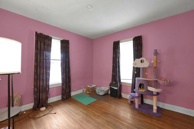 2533 Sullivant Avenue, Columbus, OH 43204