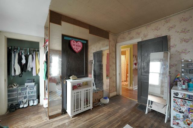 2533 Sullivant Avenue, Columbus, OH 43204