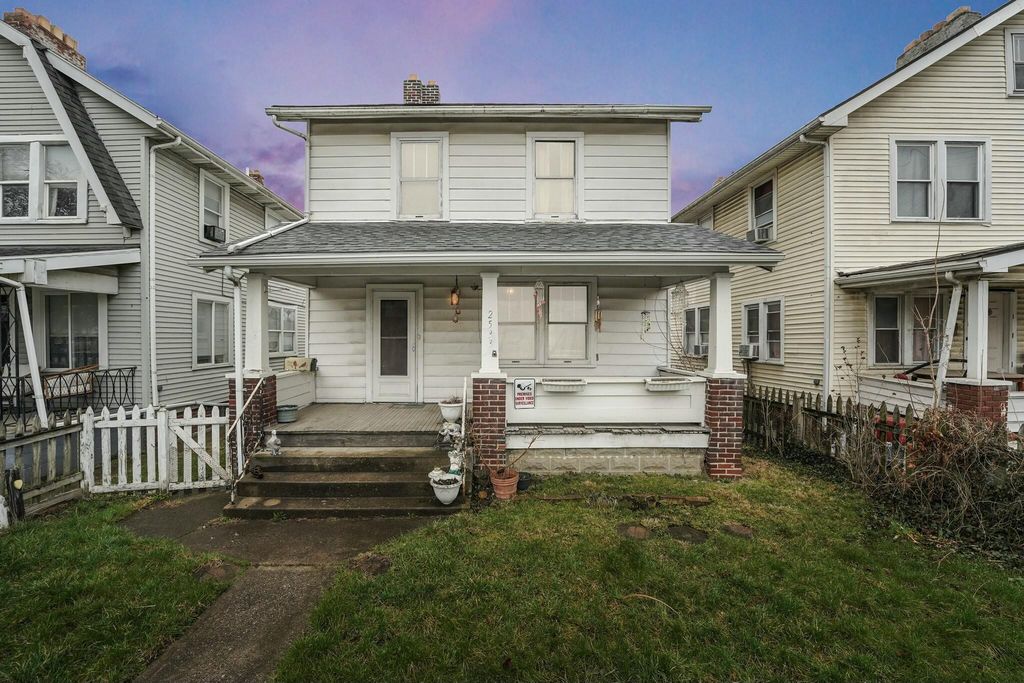2533 Sullivant Avenue, Columbus, OH 43204