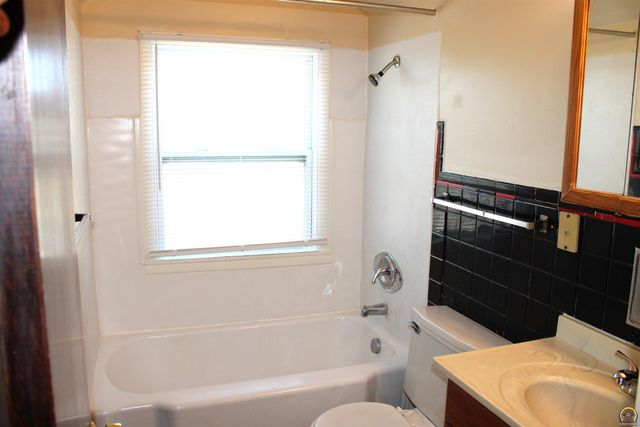 2632-2634 SE Adams St, Topeka, KS 66605