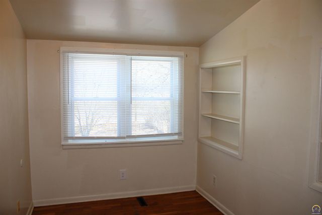 2632-2634 SE Adams St, Topeka, KS 66605