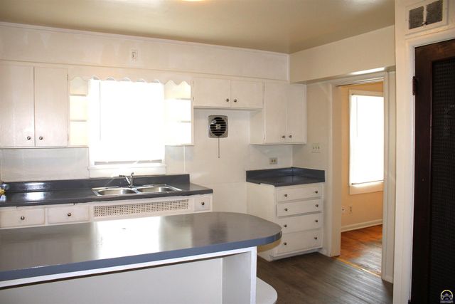 2632-2634 SE Adams St, Topeka, KS 66605