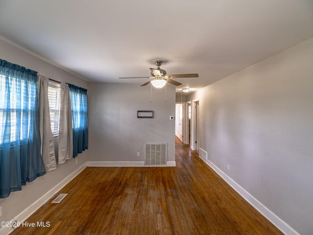 421 E Quinn Street, Beulaville, NC 28518