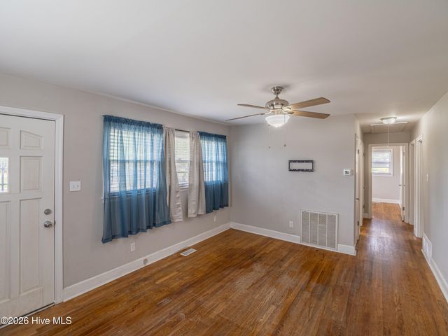 421 E Quinn Street, Beulaville, NC 28518