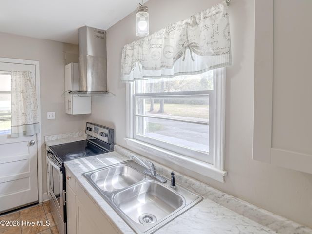 421 E Quinn Street, Beulaville, NC 28518