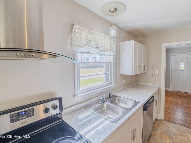 421 E Quinn Street, Beulaville, NC 28518