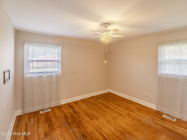 421 E Quinn Street, Beulaville, NC 28518