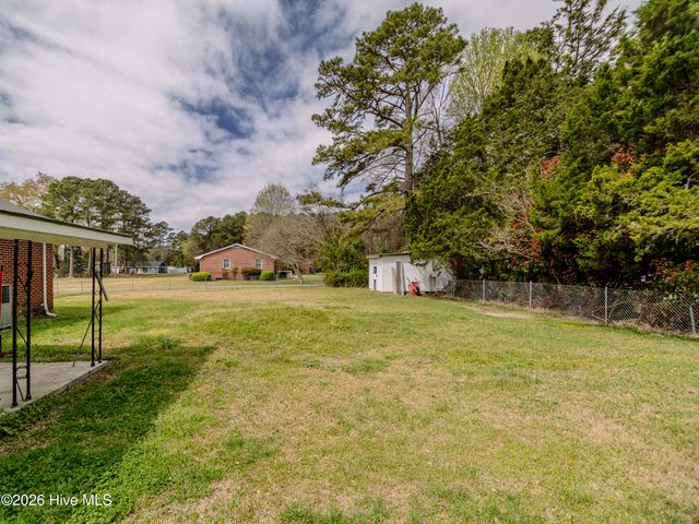 421 E Quinn Street, Beulaville, NC 28518