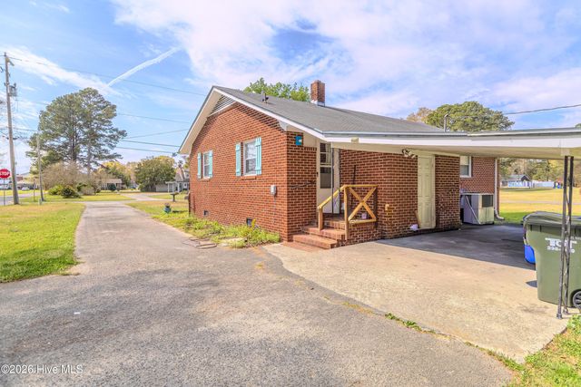 421 E Quinn Street, Beulaville, NC 28518