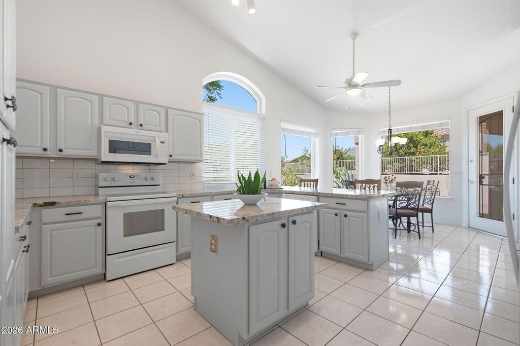 8166 E BIRDIE Lane, Gold Canyon, AZ 85118 — photo 5