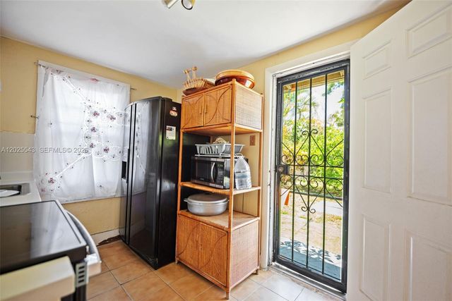 1053 NW 28th St, Miami, FL 33127