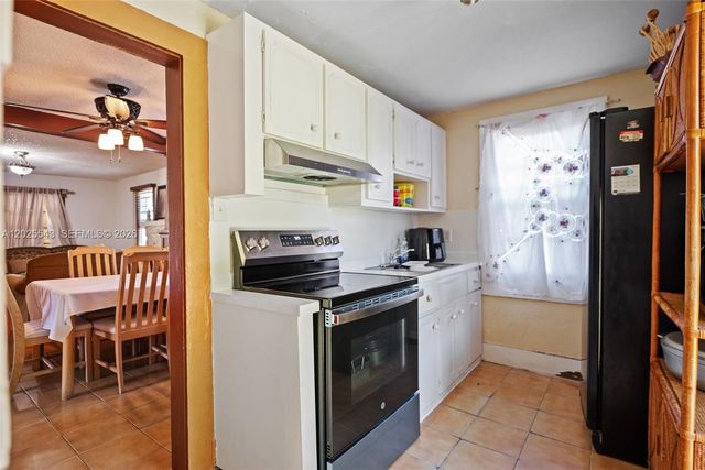1053 NW 28th St, Miami, FL 33127
