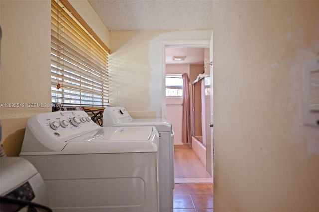 1053 NW 28th St, Miami, FL 33127