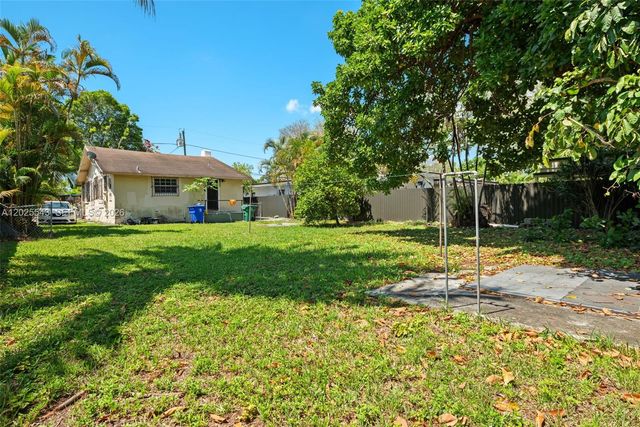 1053 NW 28th St, Miami, FL 33127