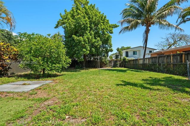 1053 NW 28th St, Miami, FL 33127