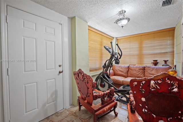 1053 NW 28th St, Miami, FL 33127