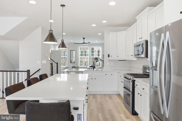 2602 LANHAM HILL CIR, Upper Marlboro, MD 20774