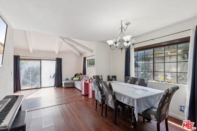 18424 Keswick Street 12, Reseda (los Angeles), CA 91335